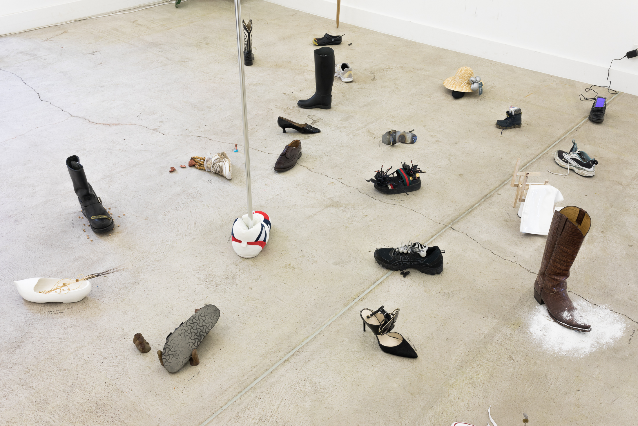2021 09 Real Life Shoes, Atelierhaus Klingental, Basel — 07 Installation View Classic — Jeronim Horvat